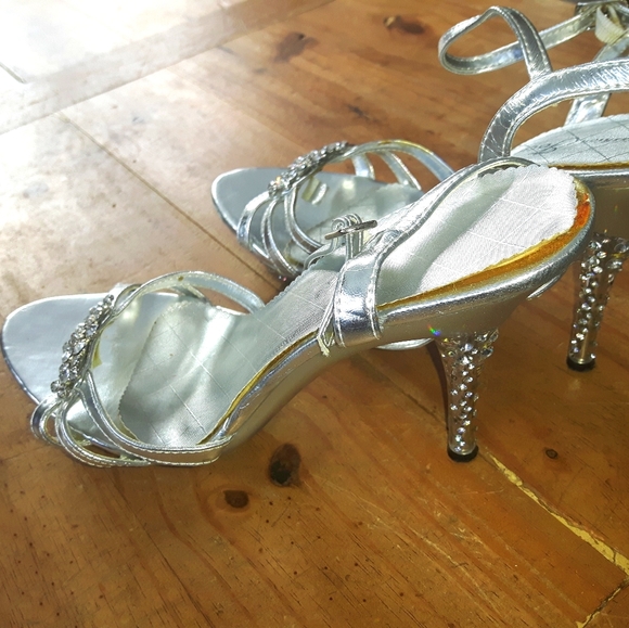 Open Toe Sandal Heels - Picture 3 of 6